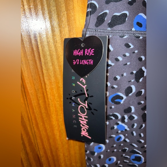 Betsey Johnson Women’s S Athletic Leggings (Cheetah Print) New with Tags - Picture 3 of 6